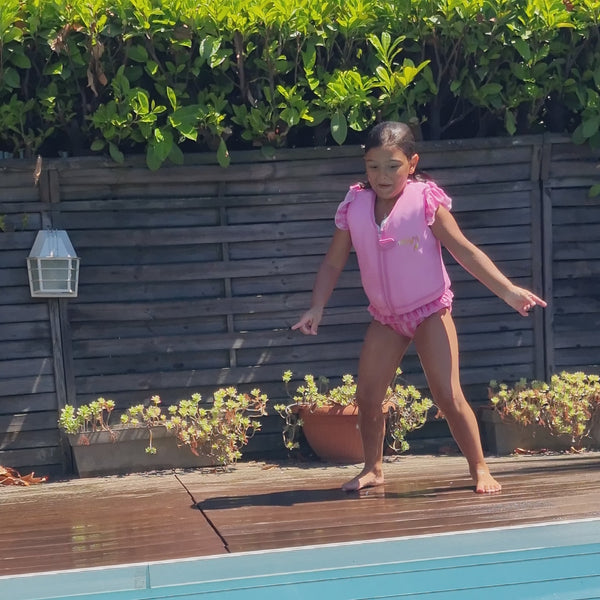 Plouf, le maillot de bain qui fait flotter les enfants : modèle sirène