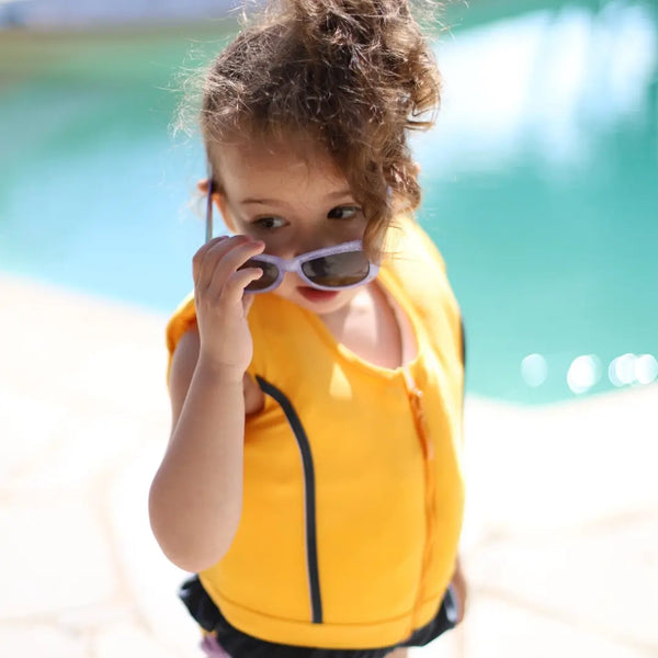 Schwimmender Badeanzug Mädchen: Sportlich gelb Plouf