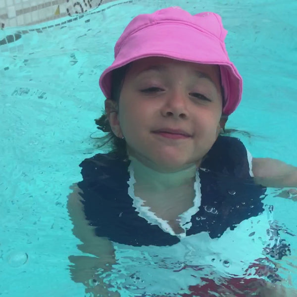 Ploufthe swimsuit that makes kids float: France Fille model